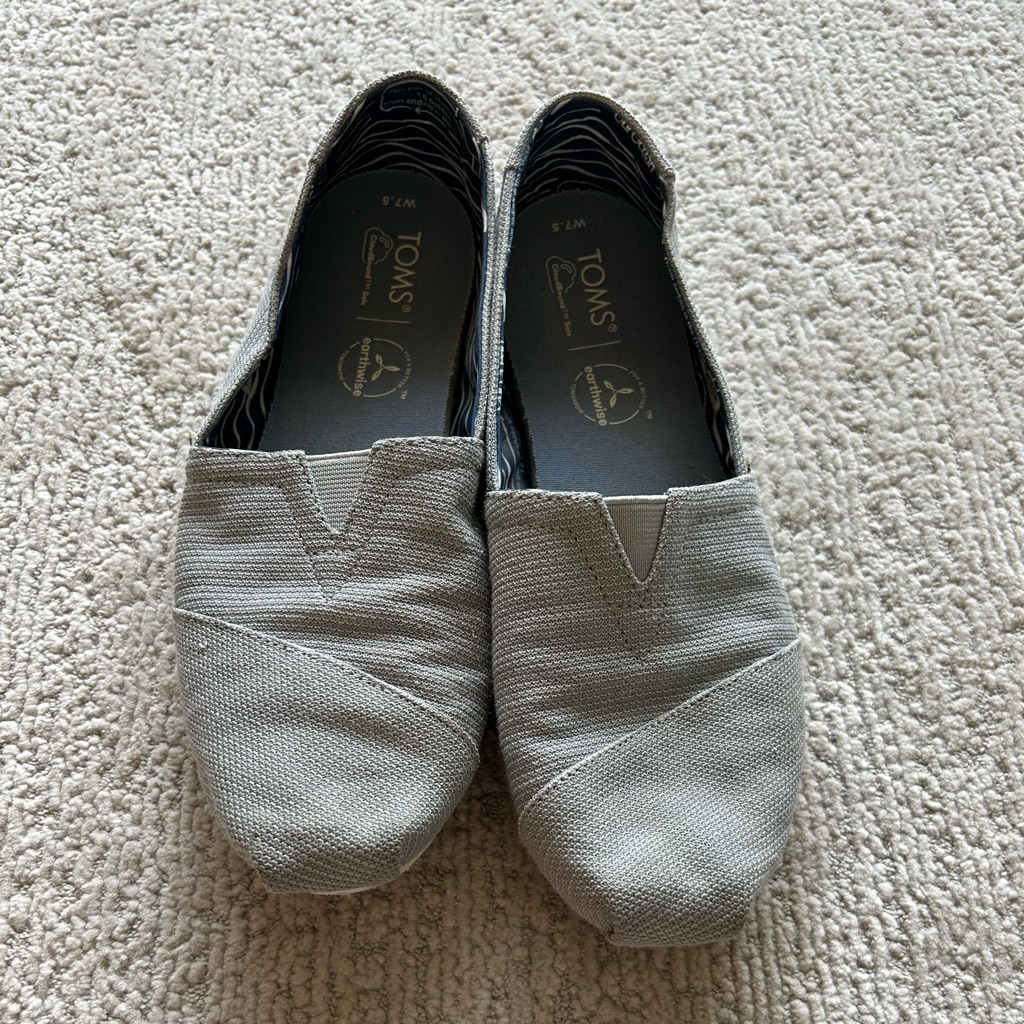 Gray Tom’s
